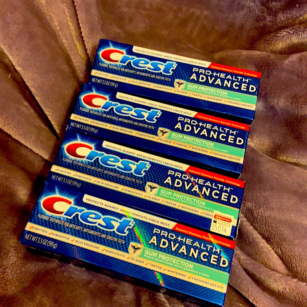 Crest toothpaste bundle ❤️